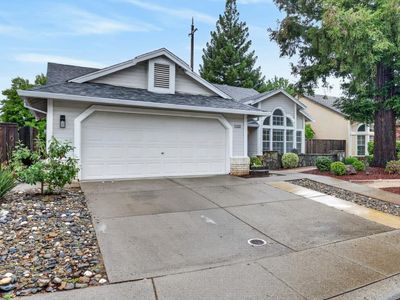 1325 Muscat Cir