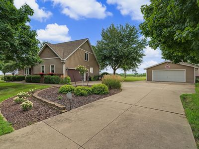 3685 Highway F36 W