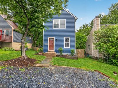10741 Lake Edge Ct