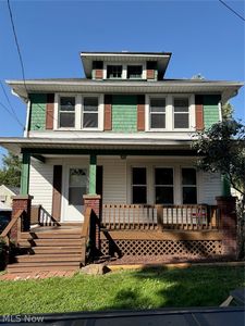 741 Iona Ave