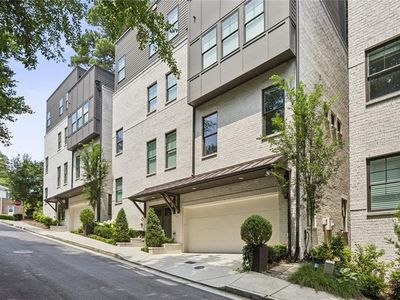 1821 Huntington Hills Ln NW