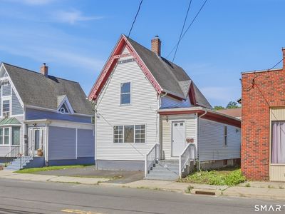 527 North Main Street
