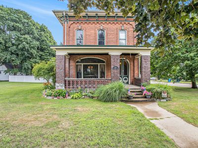 213 W Chicago St