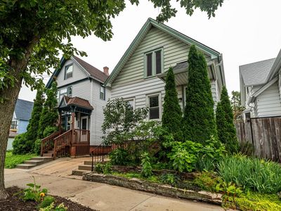 1931 N Bartlett AVENUE