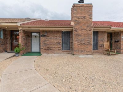 3406 Gladstone Ln