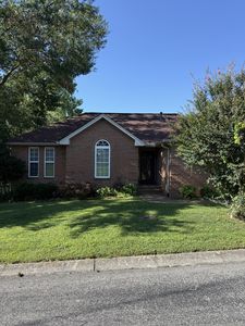 1629 Roundhill Dr