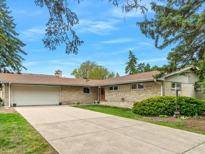3816 Cumnor Rd
