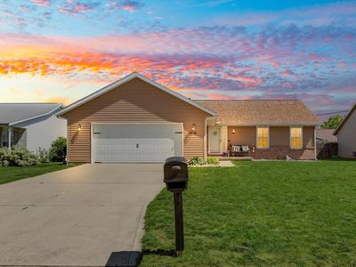 1430 Honeysuckle Ln