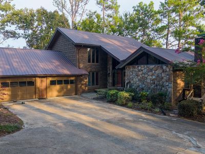 740 Lake Front Dr