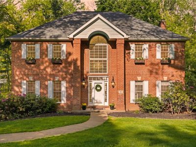 821 Arbordale Ln