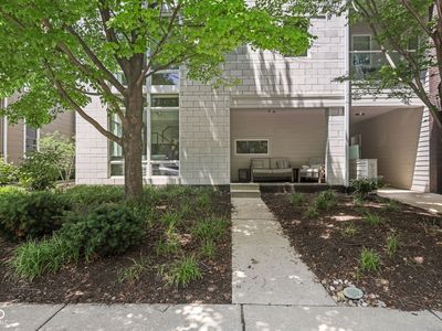 932 N Broadway St Unit 1