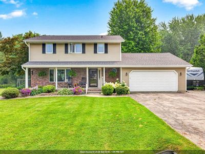 W7681 Hillwood Ct