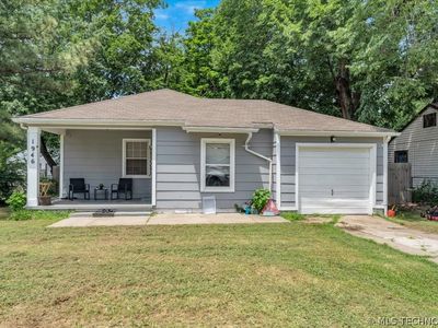 1946 N Norwood Pl