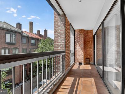 3225 Grace St NW APT 101