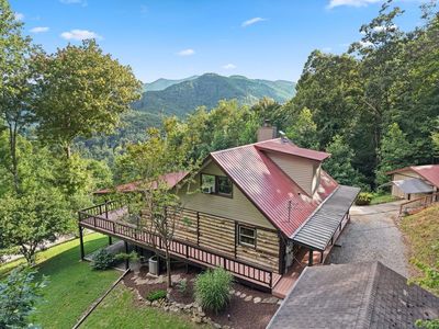 614 Waterfall Dr