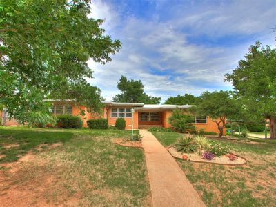 401 NW 44th St