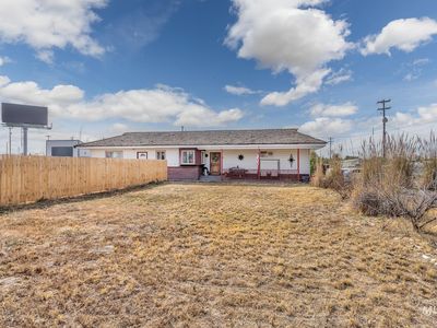 1534 NE 10th Ave