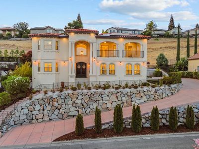 2586 Clubhouse Dr