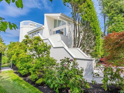 32 Contessa Court