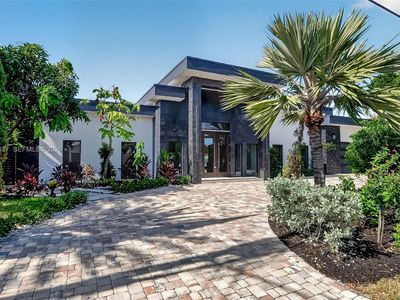 2832 NE 24th Ct