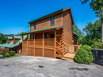 737 Chickasaw Gap Way