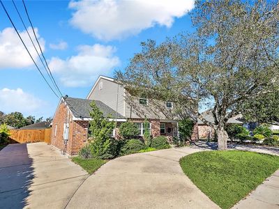 2441 Mercedes Blvd