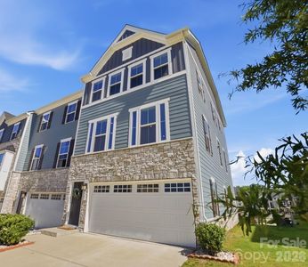 921 Portrush Ln