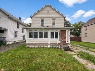 Property at 206 W 29th St, Lorain, OH