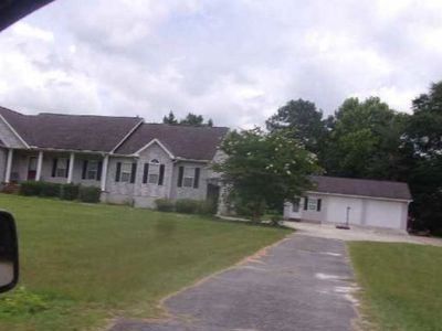 106 Kenneth Dr