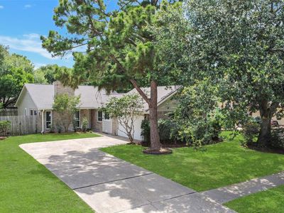 8631 Pine Falls Dr