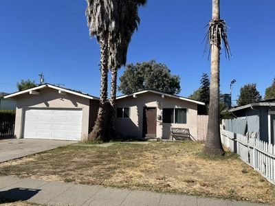 3989 Ezie St