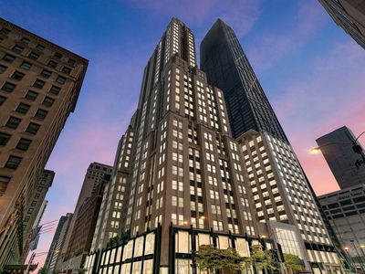 159 E Walton Pl APT 11F