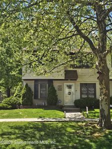 131 Huguenot Ave