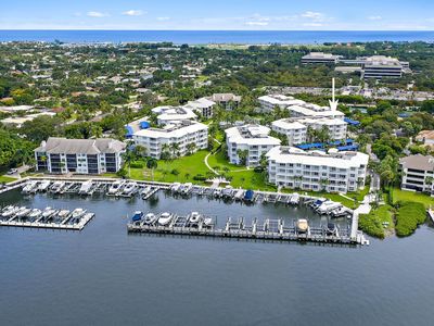844 Bay Colony Drive S