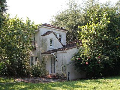 2716 Laurel Dr
