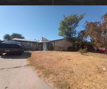 422 NW Woodridge Dr