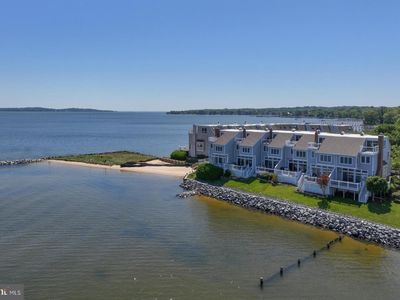 528 Moorings Cir
