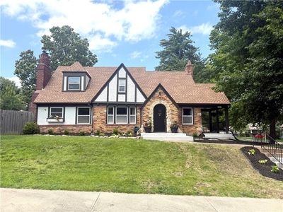 224 E Meyer Blvd