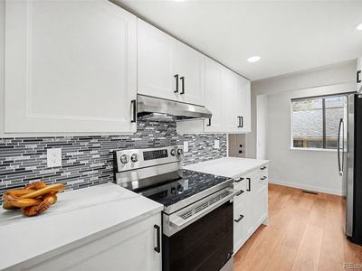 8711 Carr Loop