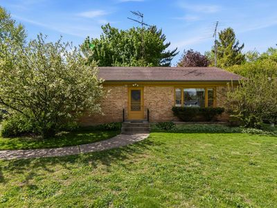 409 Breezy STREET