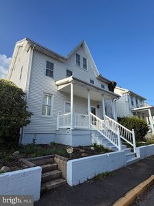 303 Vine St
