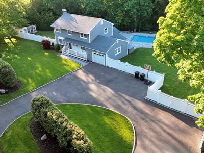 522 Moriches Road
