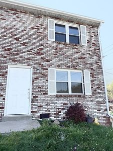 Property at 640 Cross Lanes Dr APT 6, Nitro, WV