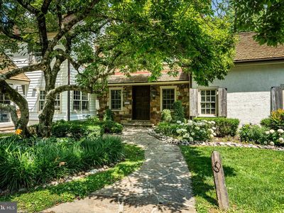 623 Sugartown Rd