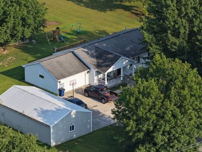 2218 S Thompsonville Rd