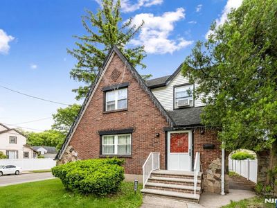 384 Woods Rd