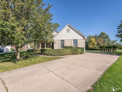 Property at 25028 Maxwell Ln, Flat Rock, MI