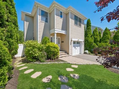 13 Edgar St