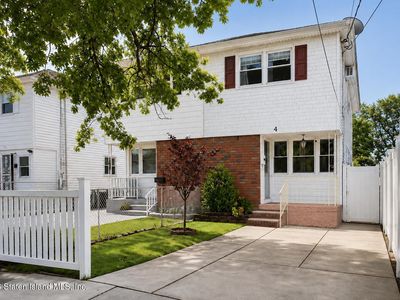 4 Xenia St