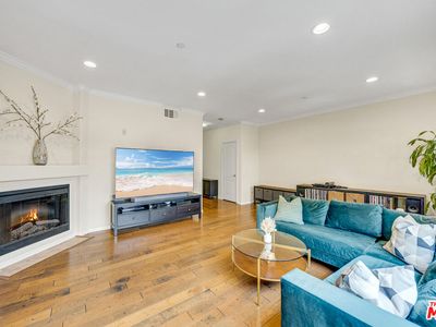 3401 S Bentley Ave APT 301